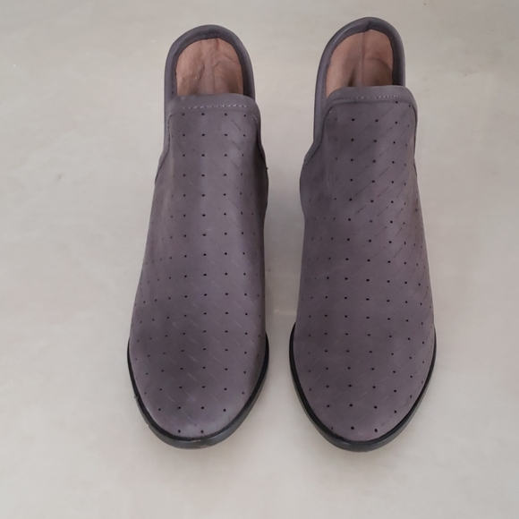 Lucky Brand - Kelbie Booties 6.5M - Picture 2 of 8